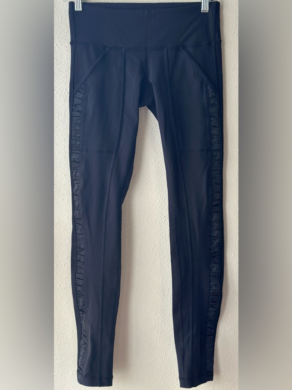 Lululemon Women’s Black Ruffled Detail Leggings